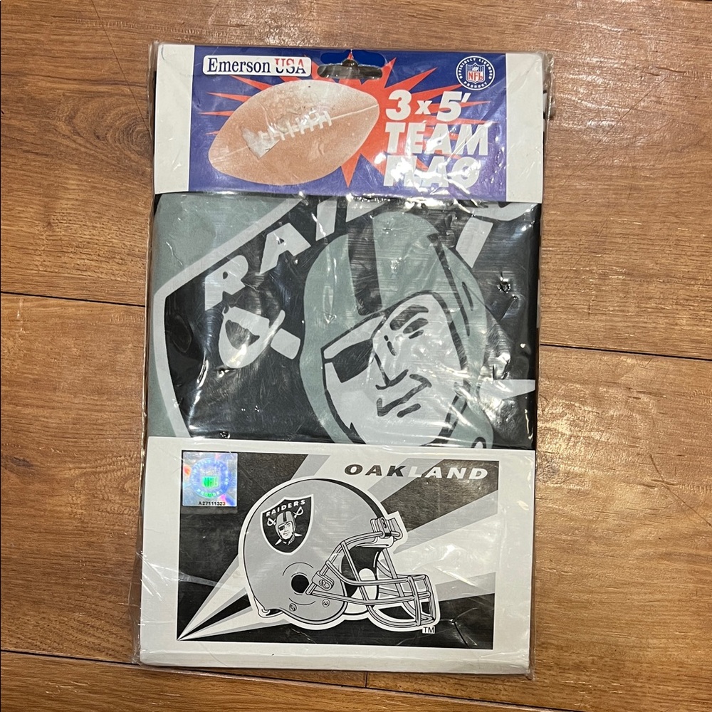 Vintage Raiders Football Flag